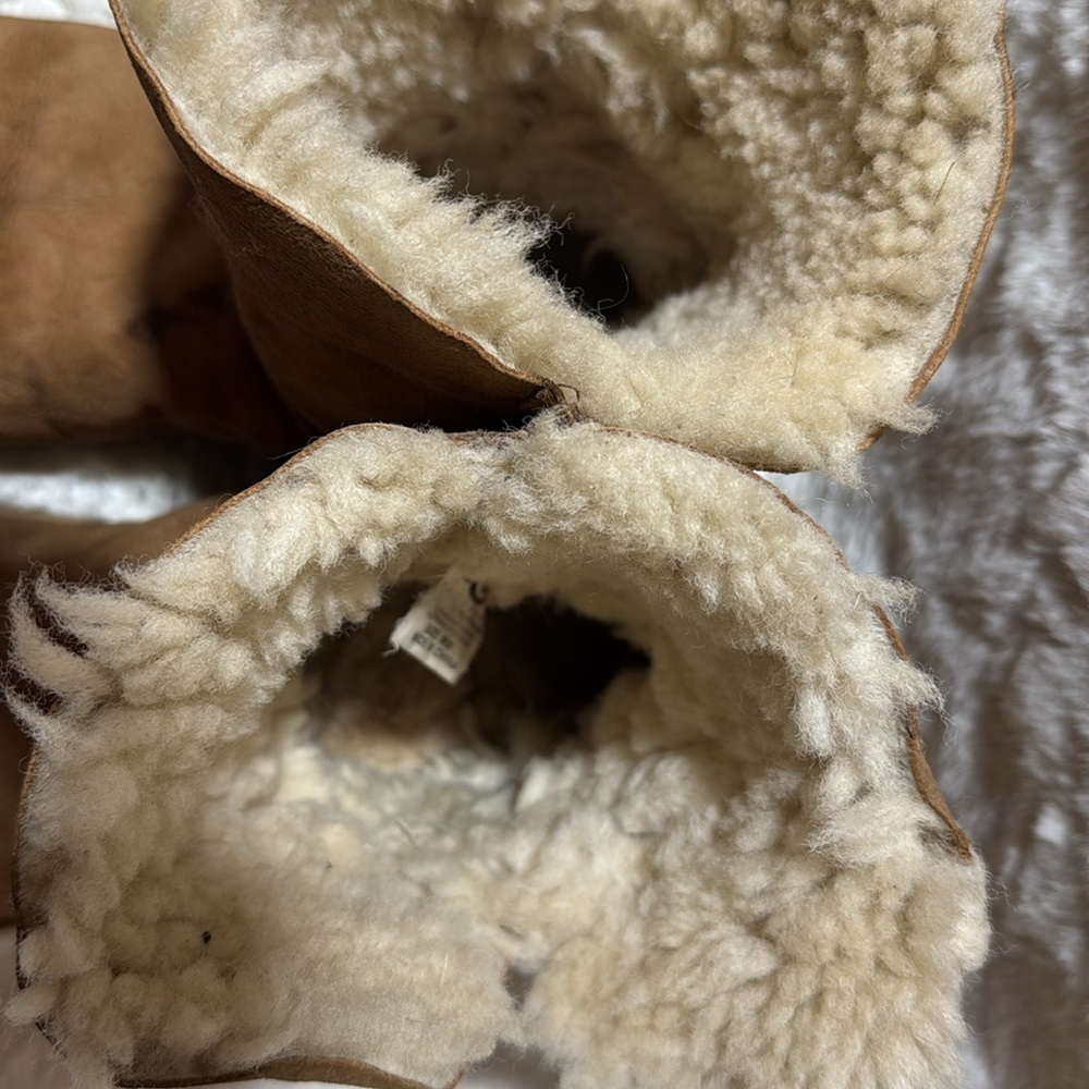 Ugg Bailey Button II Women Chestnut Size 8 - Picture 13 of 13